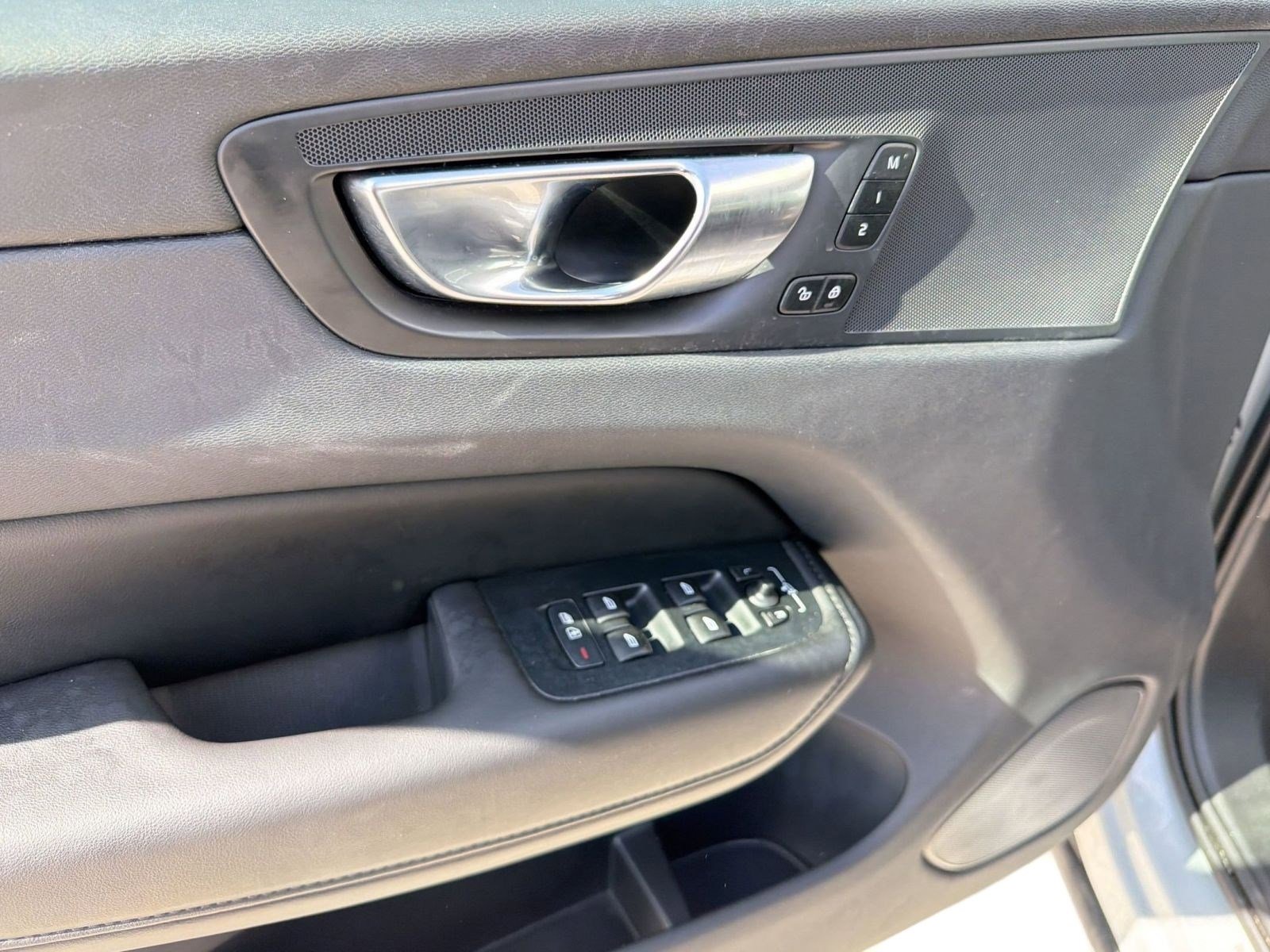 Certified 2025 Volvo XC60 B5 Plus image 12