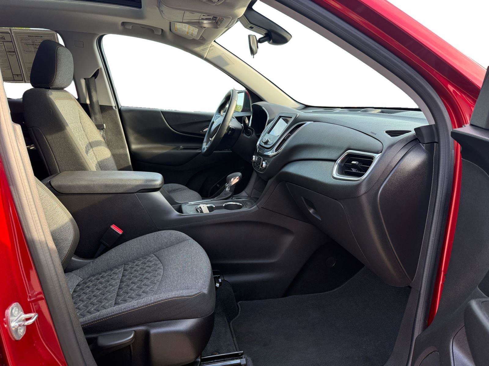 Used 2024 Chevrolet Equinox LT FWD image 27