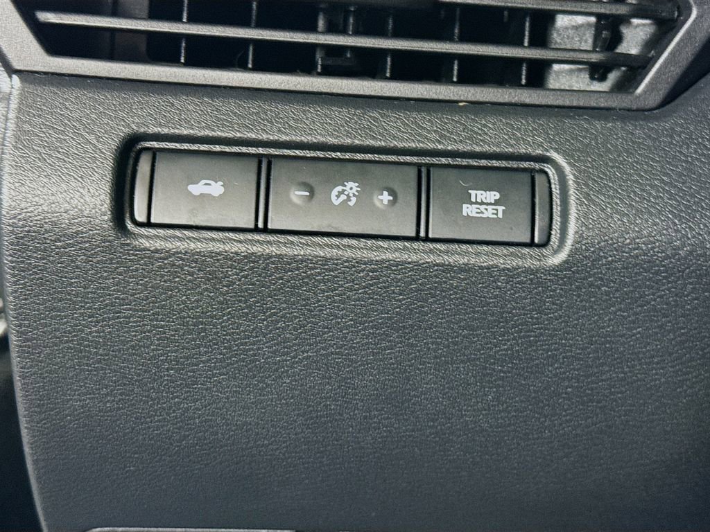 Used 2022 Nissan Altima 2.5 SV image 17