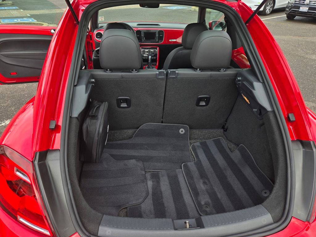 Used 2018 Volkswagen Beetle 2.0T SE FWD image 23