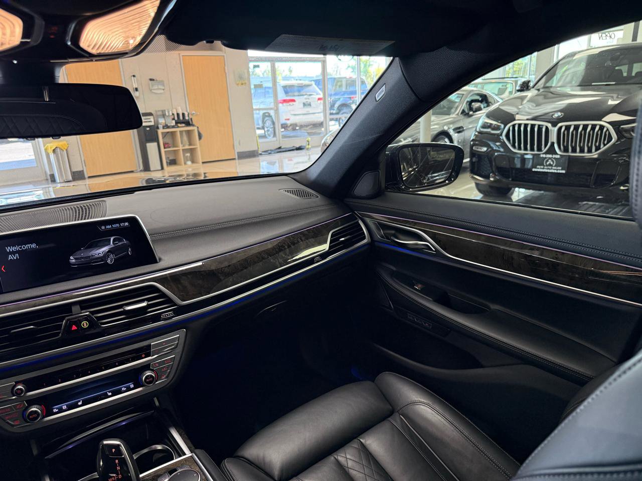 Used 2018 BMW 750i image 13
