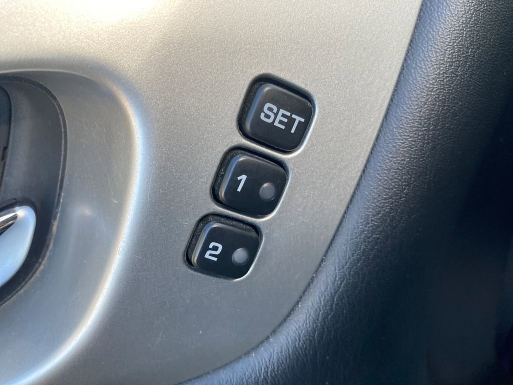 Used 2020 Nissan Pathfinder Platinum image 43