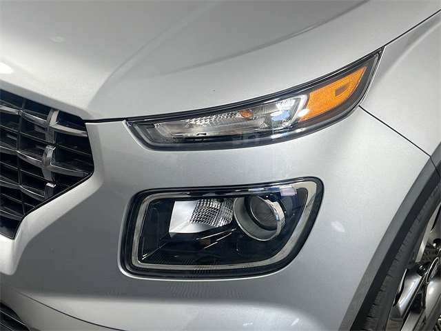New 2025 Hyundai Venue SEL image 3
