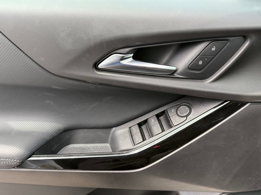 New 2027 Chevrolet Equinox LT FWD image 11