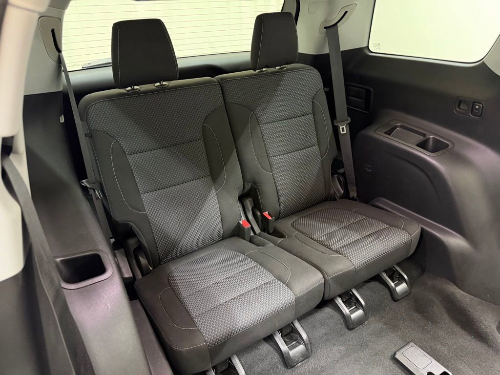 Used 2023 GMC Acadia SLE w/ Driver Convenience Package image 16