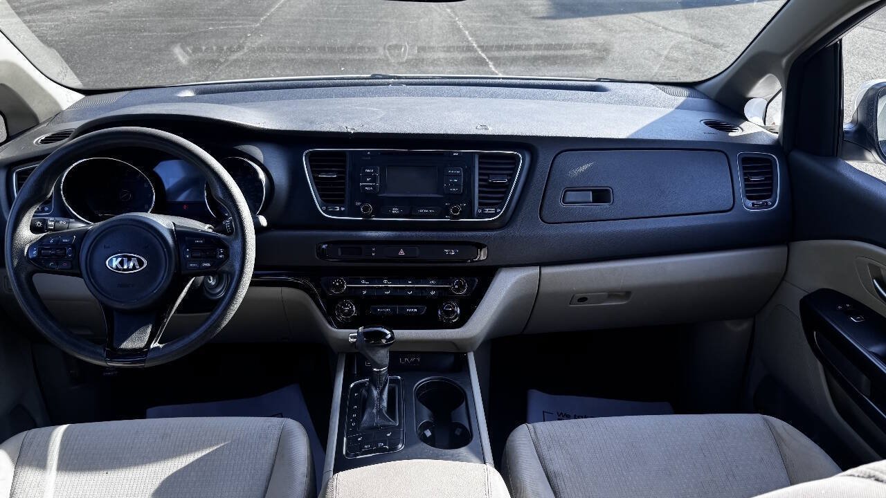 Used 2016 Kia Sedona LX w/ Option Group 020 FWD image 12