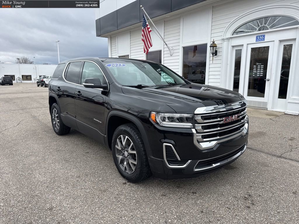 Used 2023 GMC Acadia SLE FWD image 3