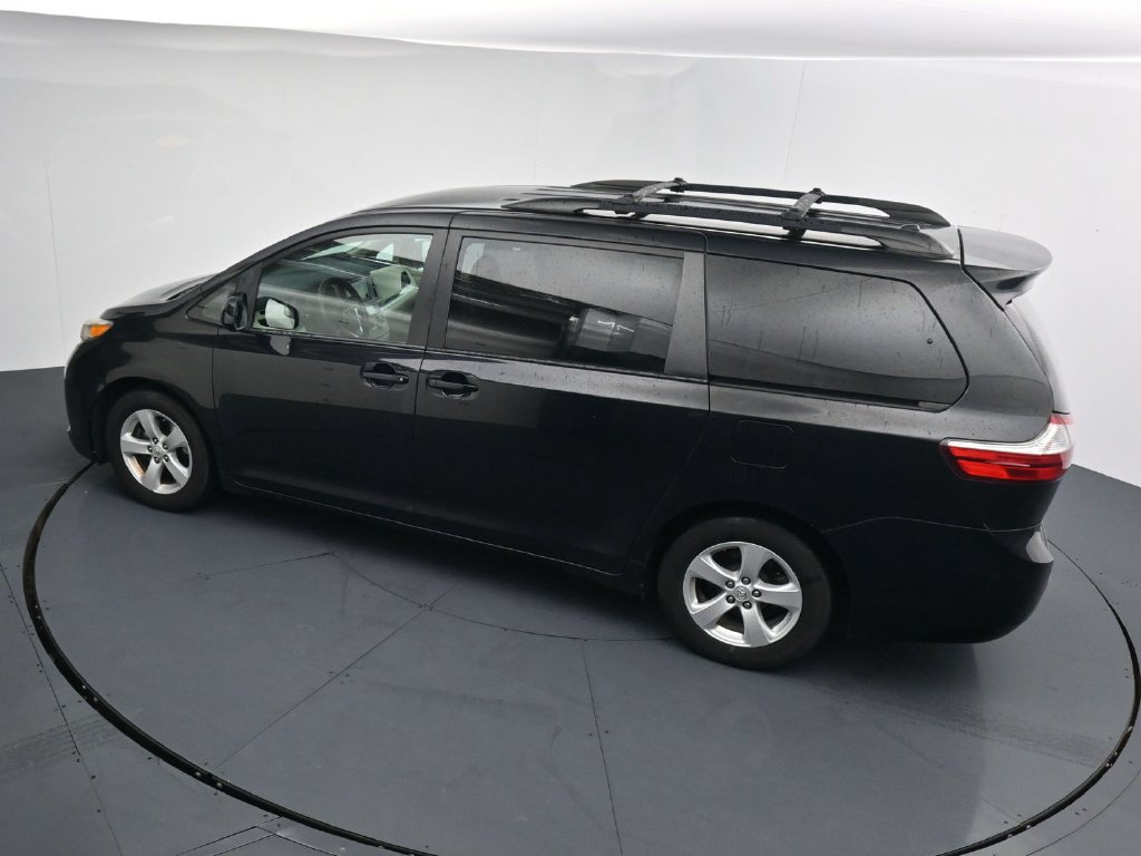 Used 2017 Toyota Sienna LE FWD image 26