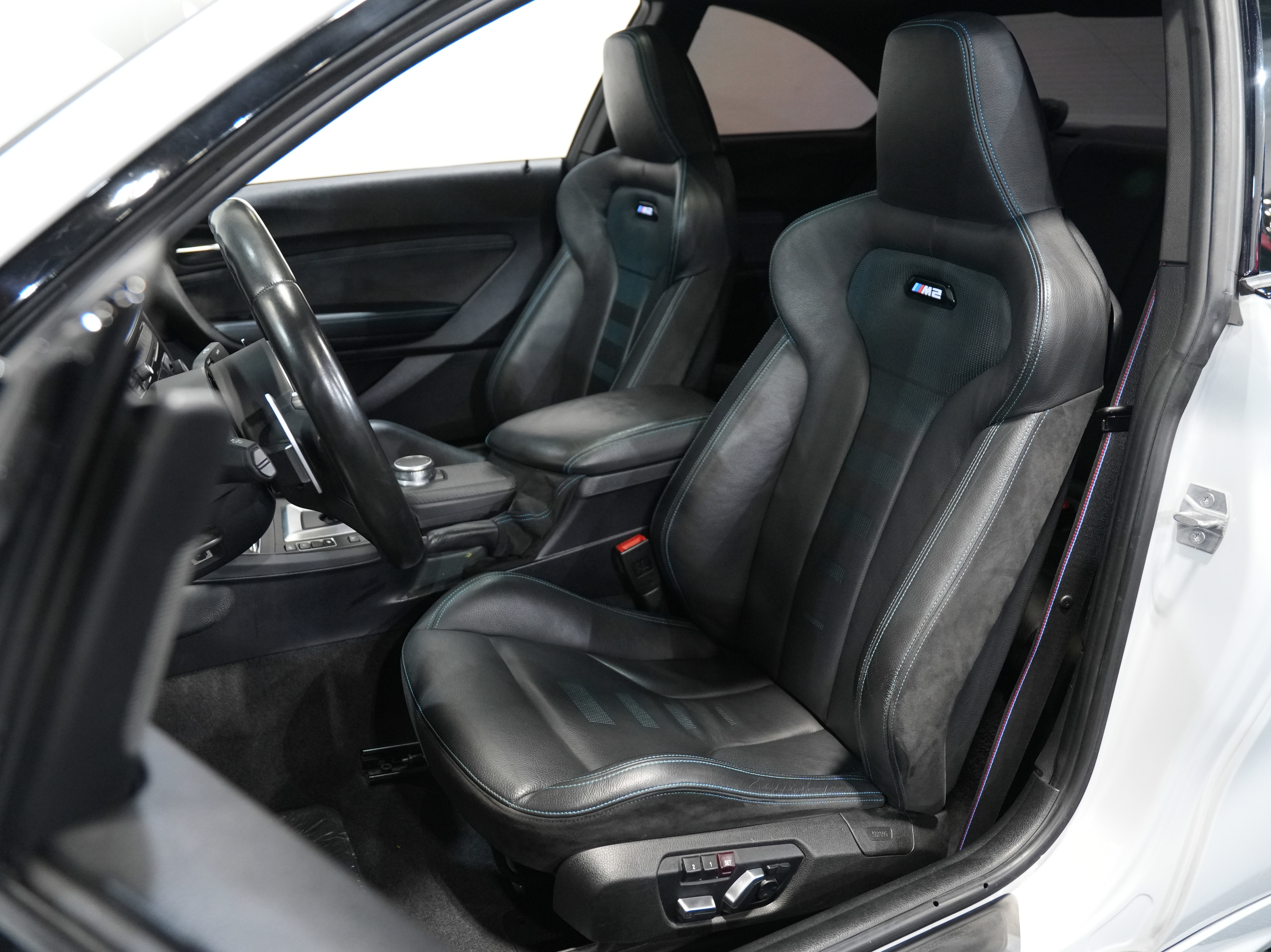 Used 2020 BMW M2 Competition w/ Executive Package image 28