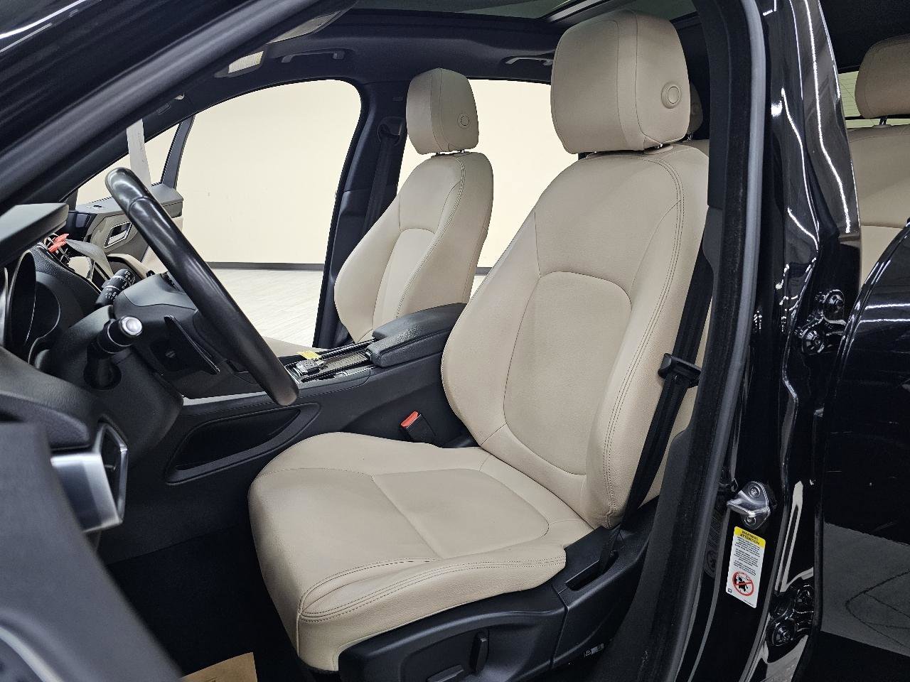 Used 2018 Jaguar F-PACE Premium AWD/4WD image 17