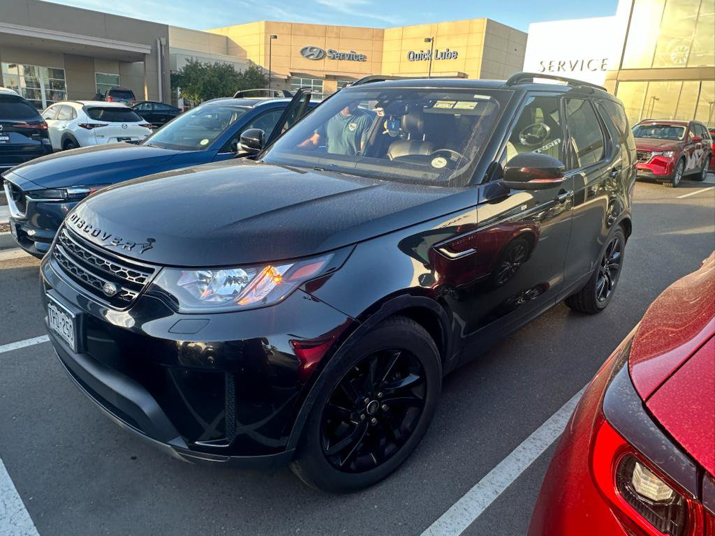 Used 2017 Land Rover Discovery SE AWD/4WD image 1