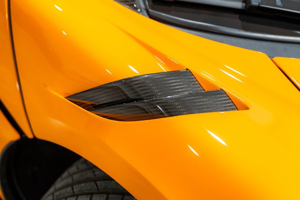 Used 2019 McLaren 600LT RWD image 44