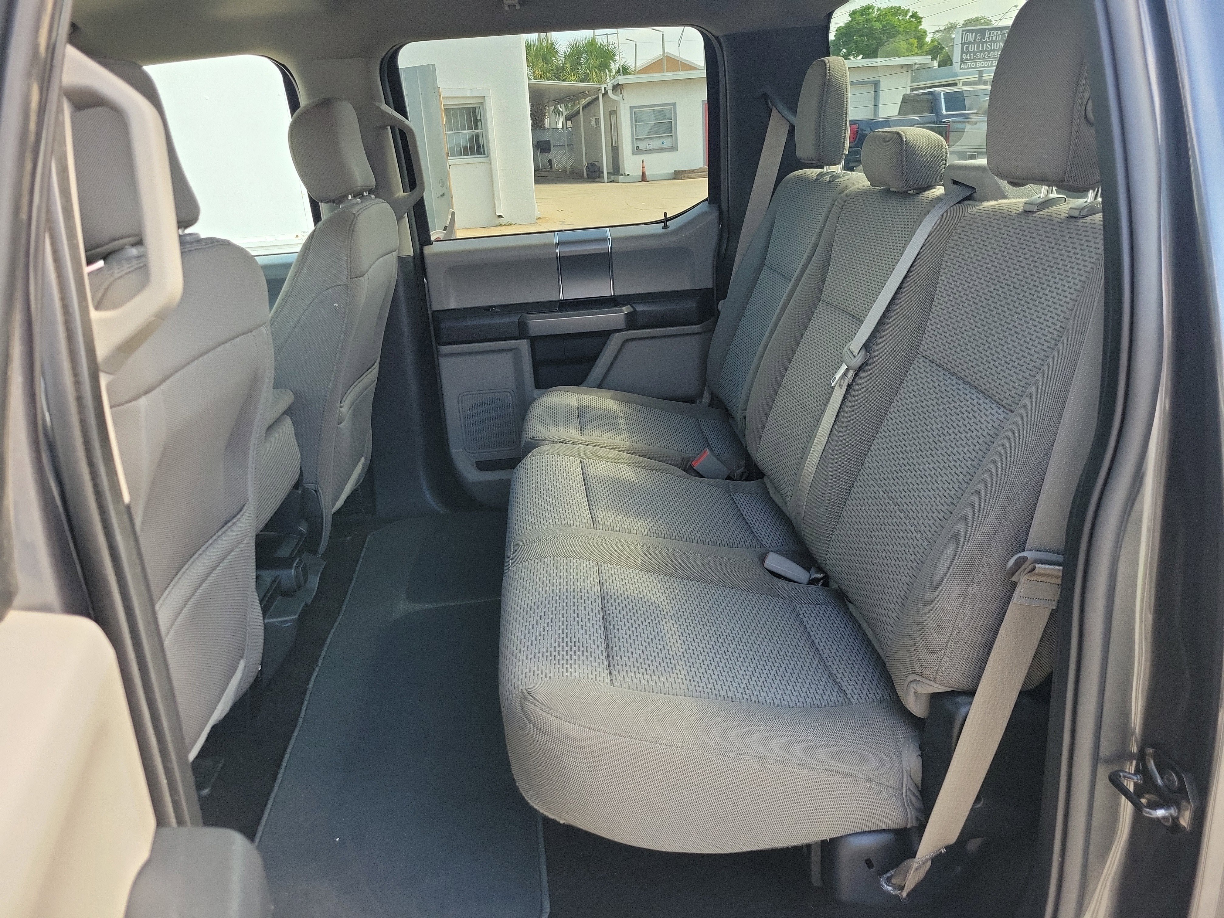 Used 2018 Ford F150 XLT w/ Equipment Group 302A Luxury AWD/4WD image 16