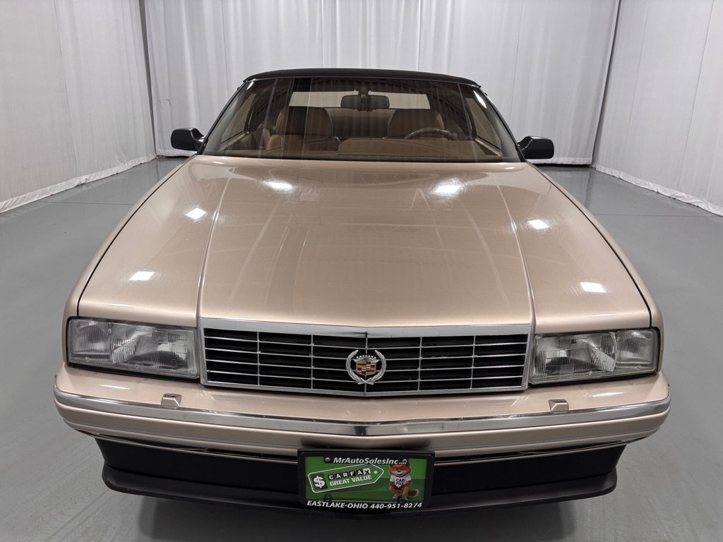 Used 1993 Cadillac Allante FWD image 2