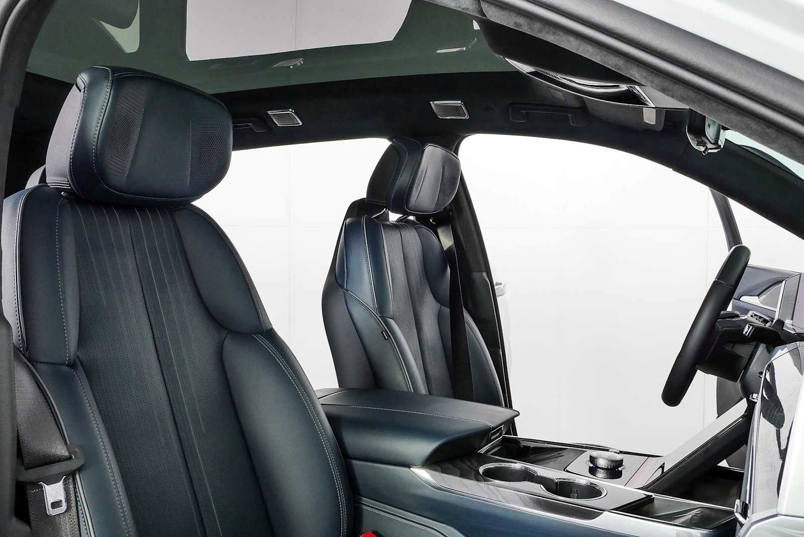 Certified 2025 Cadillac Escalade IQ Luxury 2 w/ LPO, Premium Carpet Package AWD/4WD image 24