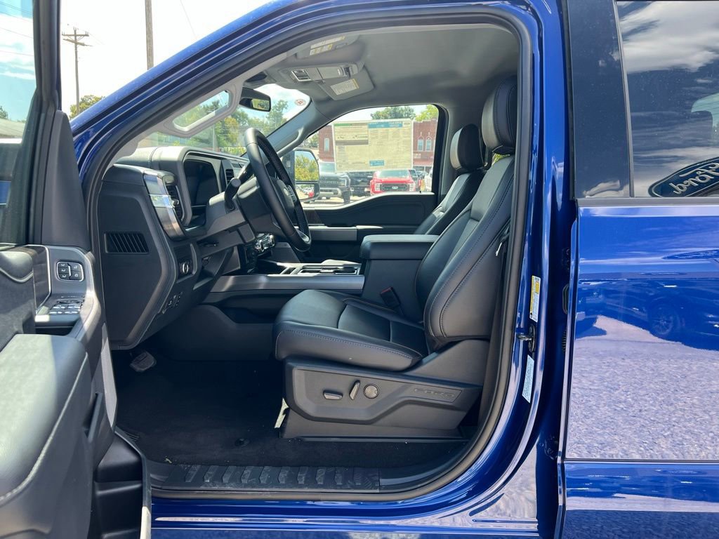 New 2026 Ford F350 Lariat w/ FX4 Off-Road Package image 13