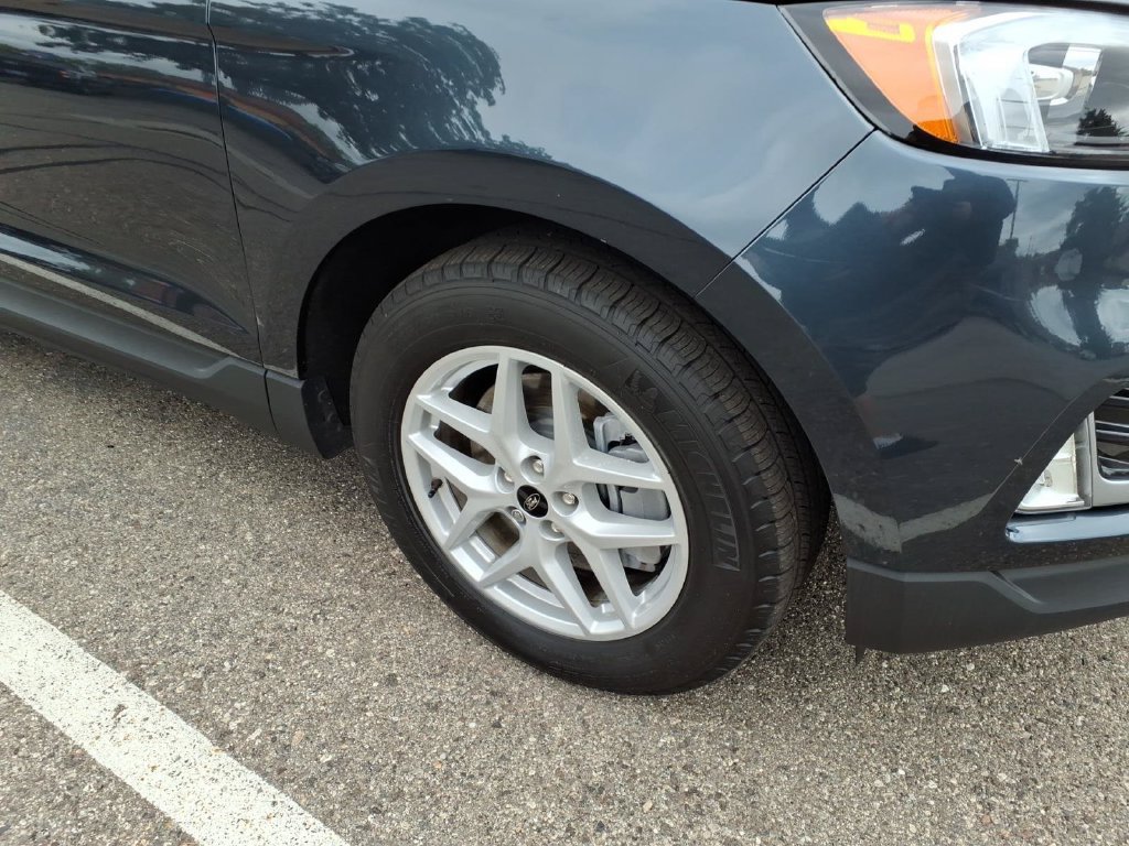 Certified 2024 Ford Edge SEL w/ Convenience Package AWD/4WD image 5
