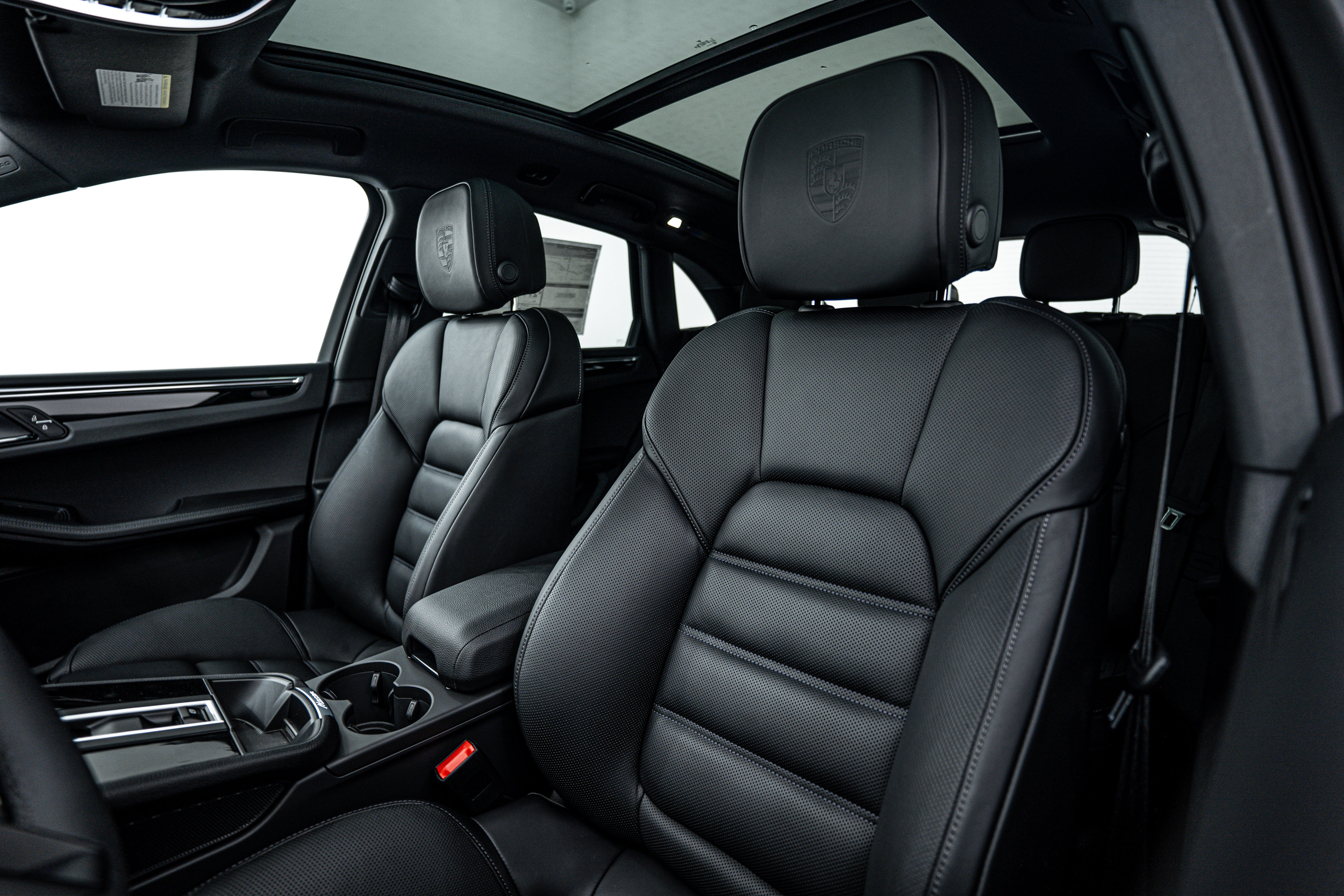 New 2025 Porsche Macan image 14