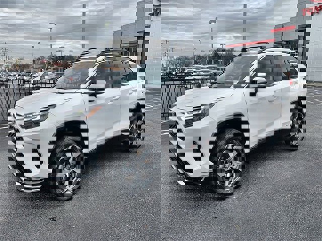 New 2025 Toyota RAV4 SE image 1