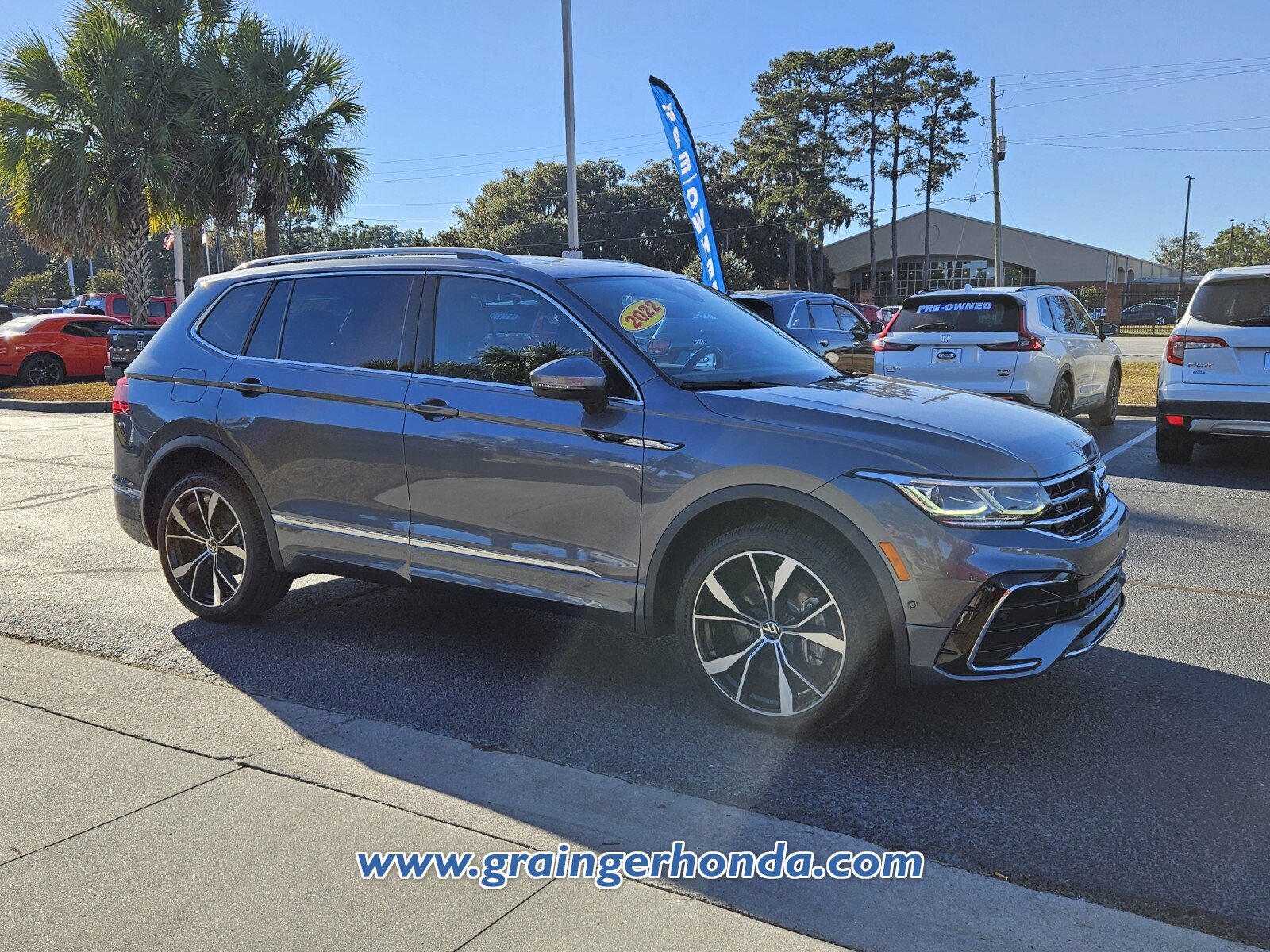 Used 2022 Volkswagen Tiguan SEL R-Line image 7