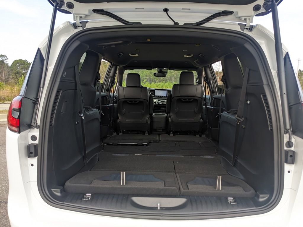 New 2026 Chrysler Pacifica Select w/ S Appearance Package image 42