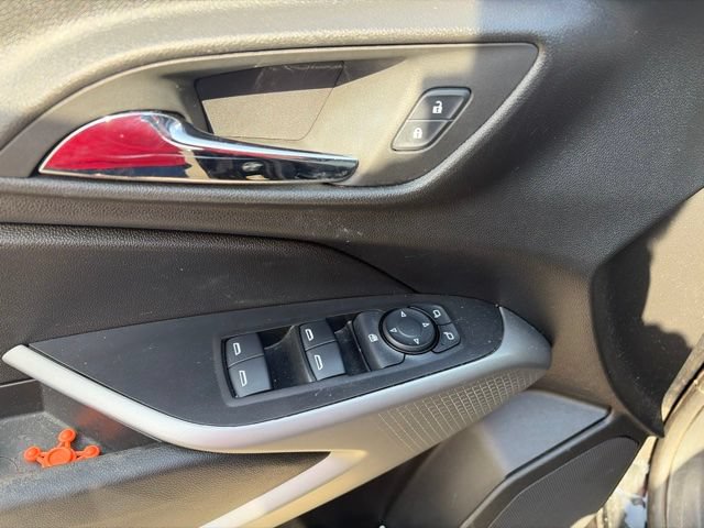 Used 2024 Chevrolet Trax RS w/ Driver Confidence Package FWD image 8