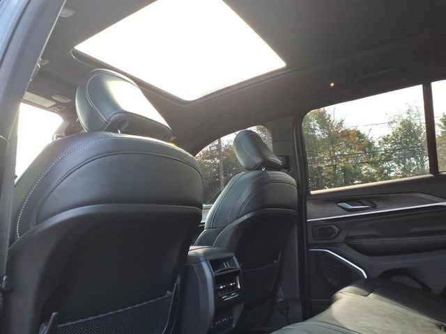 Certified 2023 Jeep Grand Cherokee Limited AWD/4WD image 15