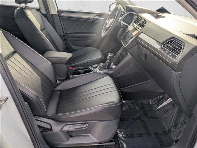 Used 2022 Volkswagen Tiguan SE image 21
