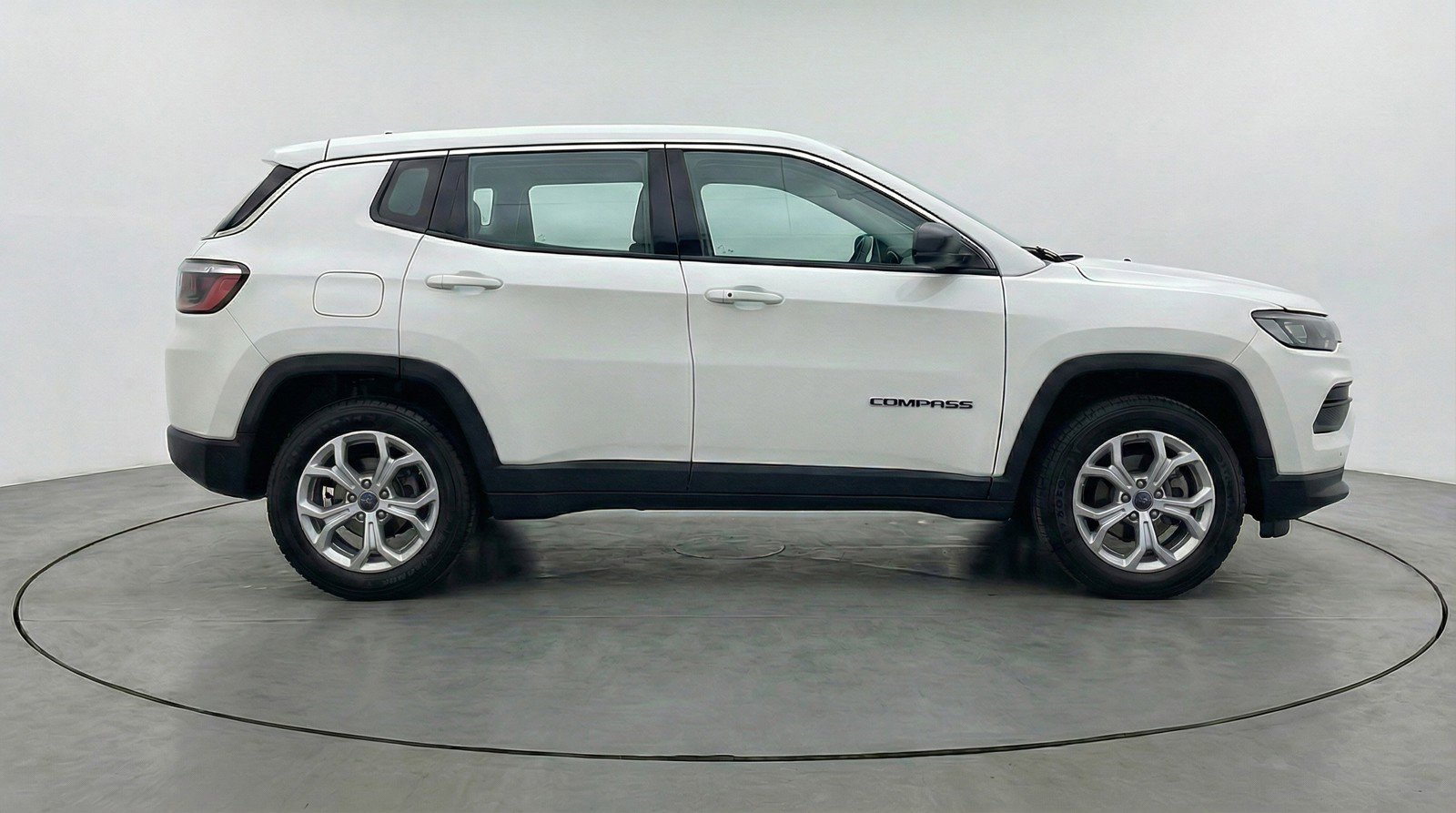 Used 2025 Jeep Compass Latitude AWD/4WD image 11