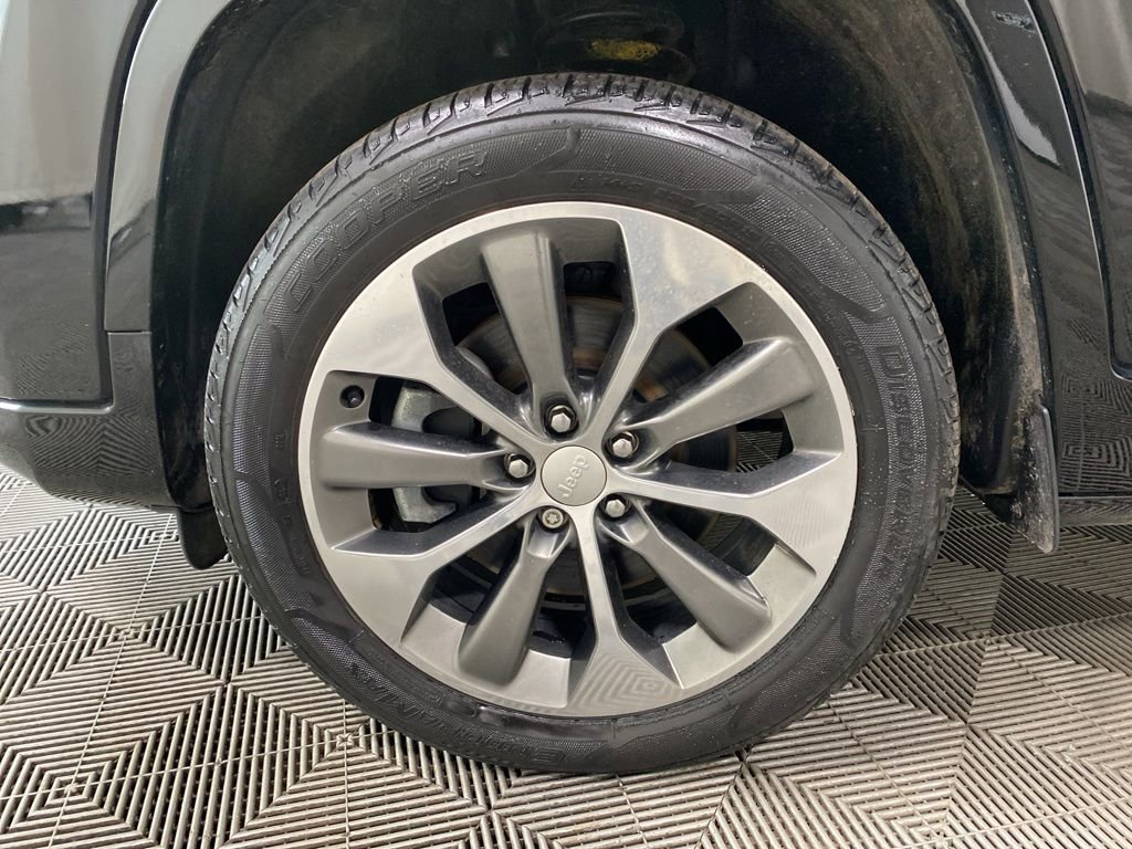 Used 2019 Jeep Cherokee Overland image 10