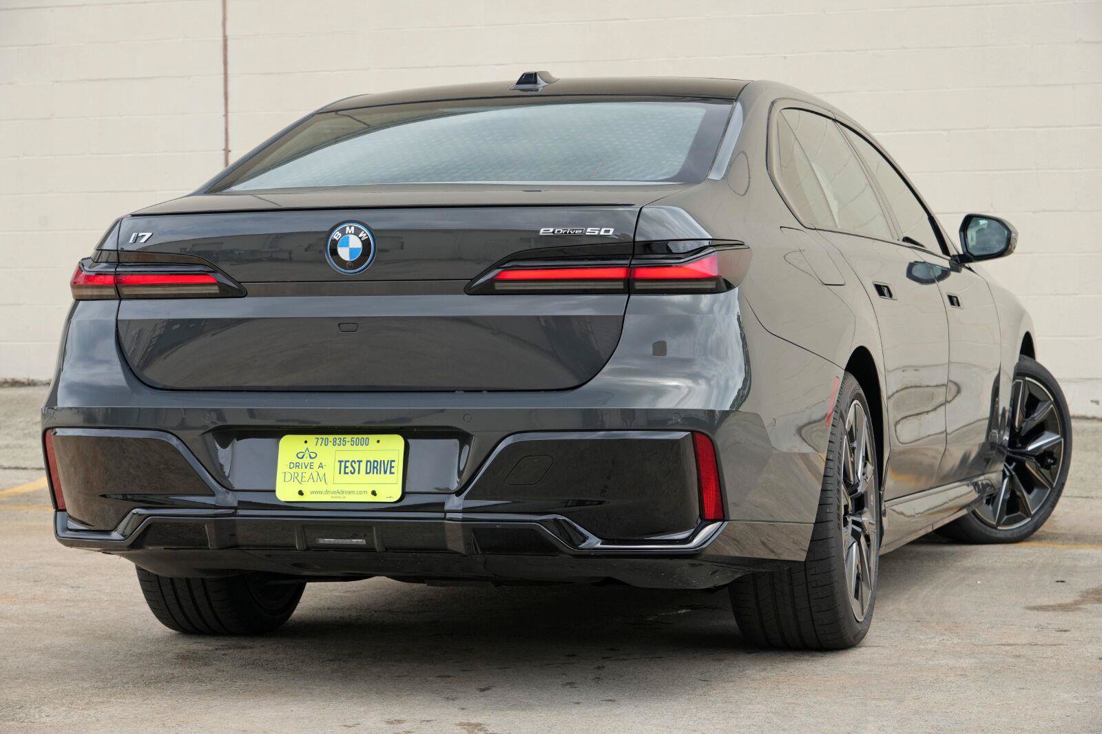 Used 2024 BMW i7 eDrive50 w/ M Sport Package RWD image 6