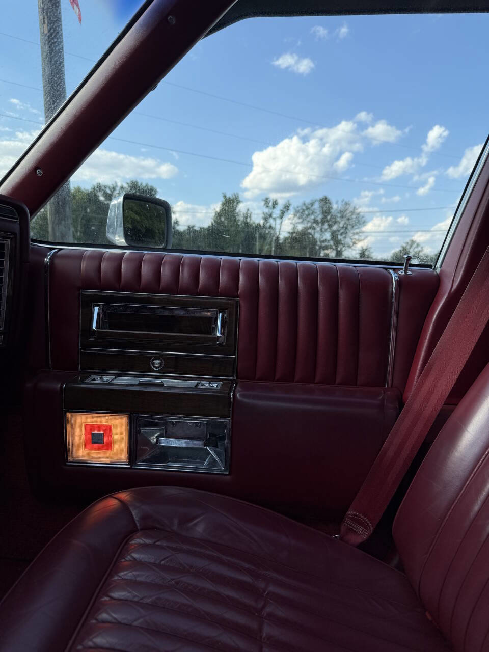 Used 1989 Cadillac Brougham image 16