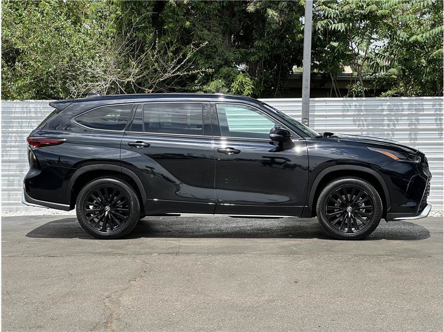 Used 2025 Toyota Highlander XSE AWD/4WD image 9