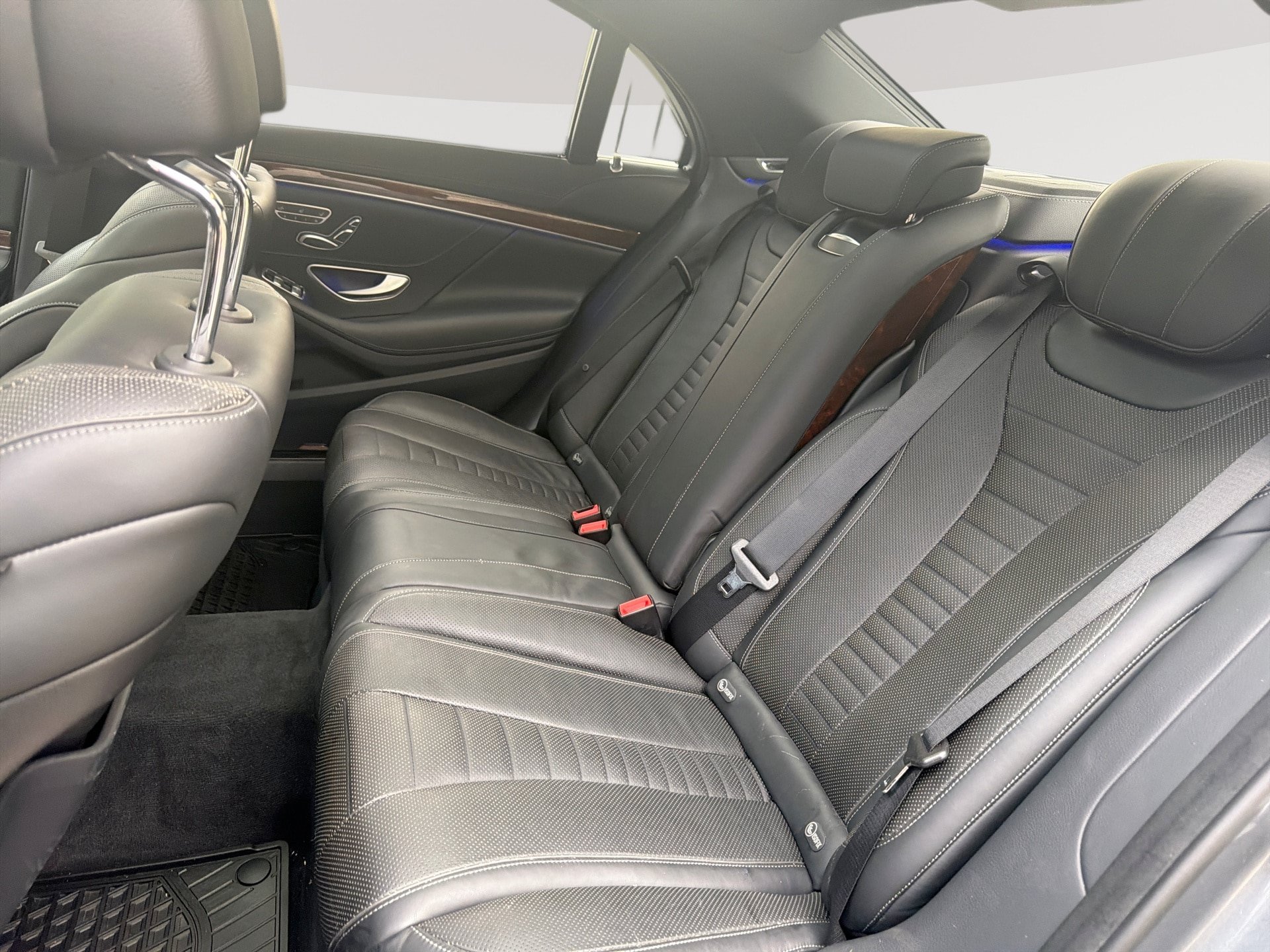 Used 2017 Mercedes-Benz S 550 4MATIC Sedan image 26