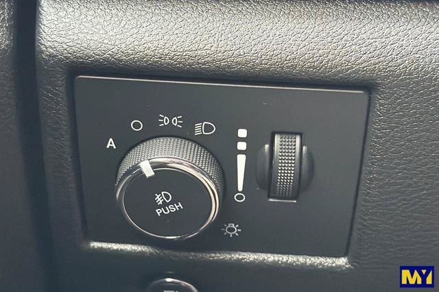Used 2022 Jeep Grand Cherokee Laredo X AWD/4WD image 33