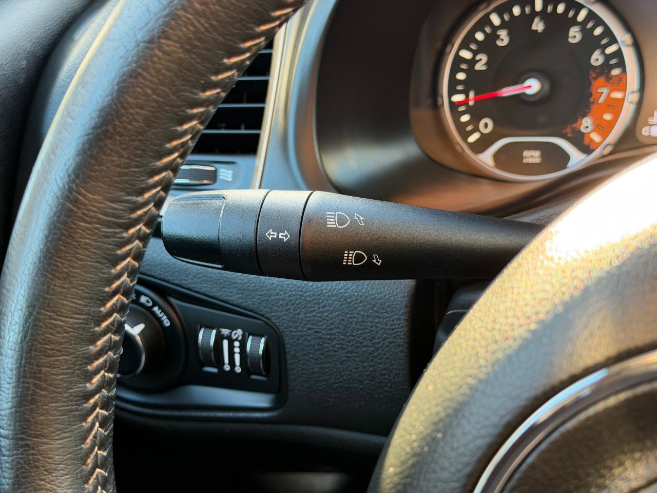 Used 2015 Jeep Renegade Limited AWD/4WD image 73