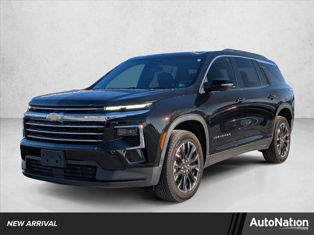 Used 2025 Chevrolet Traverse LT w/ Sun and Wheel Package image 1