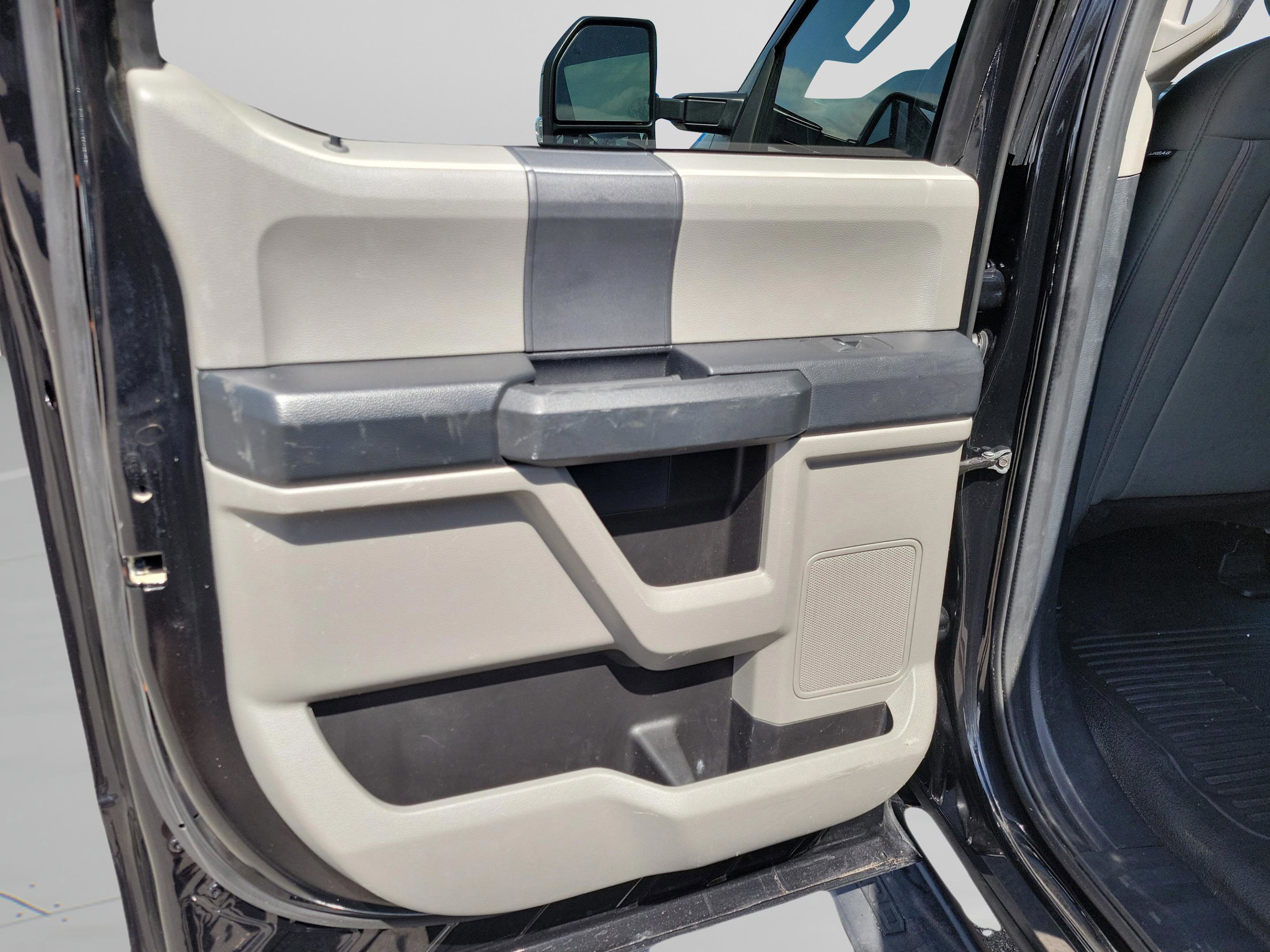Used 2022 Ford F350 XL w/ Power Equipment Group AWD/4WD image 18