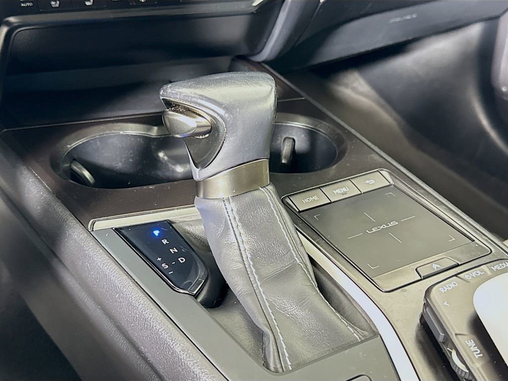 Used 2021 Lexus UX 250h w/ Premium Package image 16