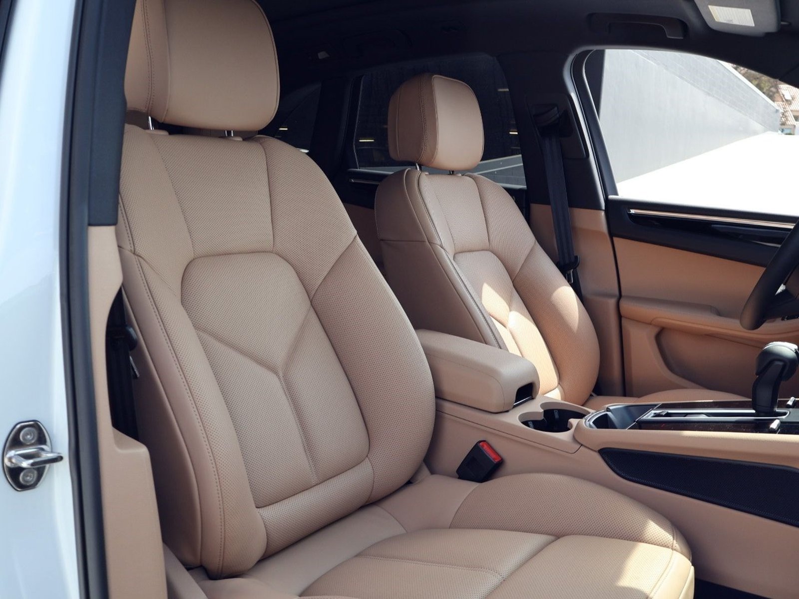 New 2026 Porsche Macan AWD/4WD image 24