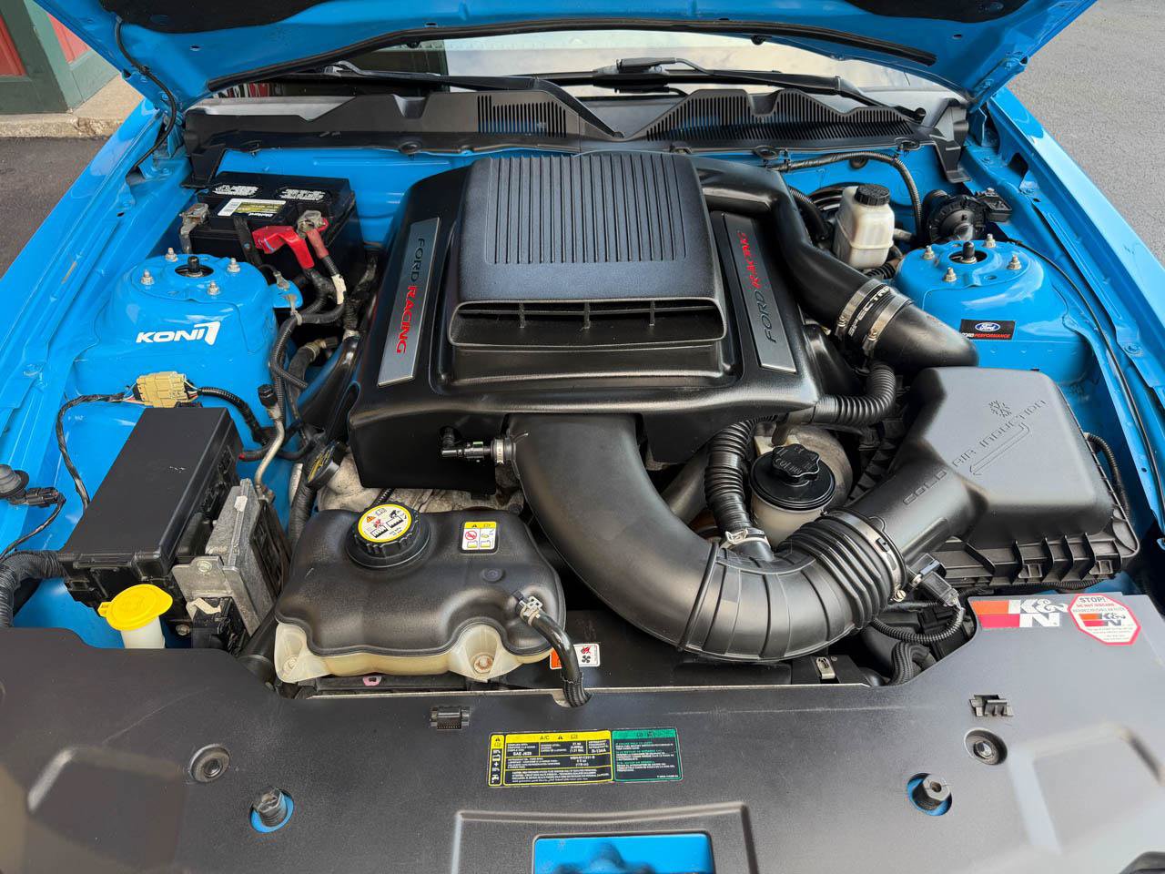 Used 2010 Ford Mustang GT Premium RWD image 30