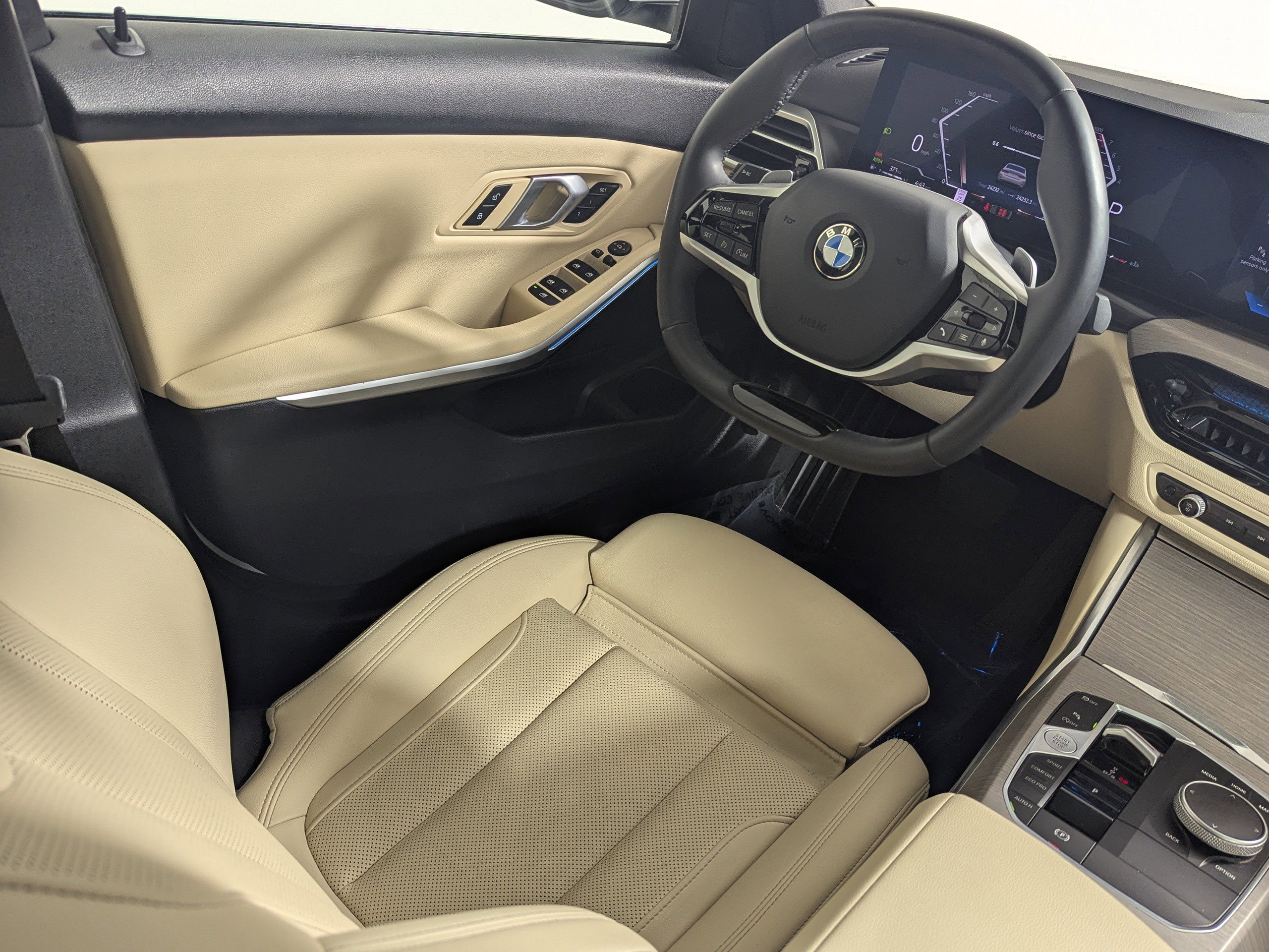 Used 2025 BMW 330i Sedan image 9