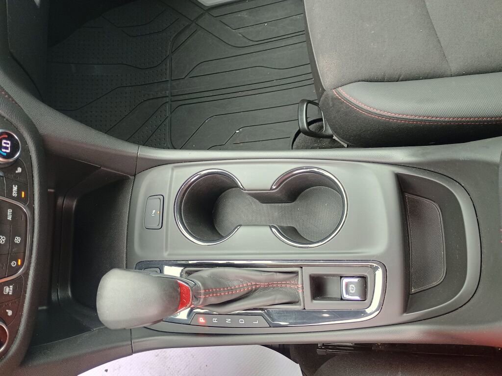 Used 2022 Chevrolet Equinox RS w/ Infotainment Package image 15