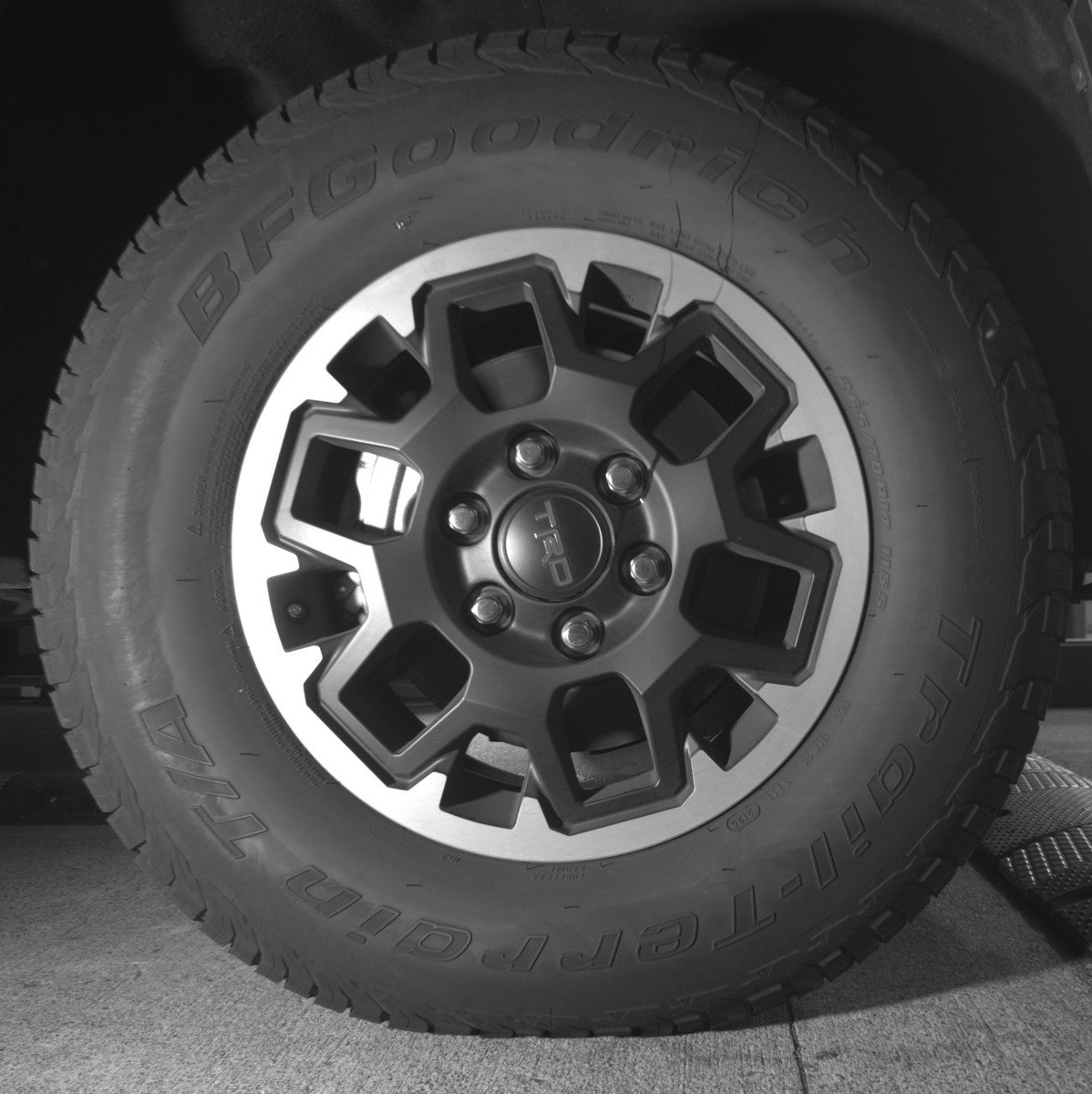 Used 2025 Toyota Tacoma TRD Off-Road image 13