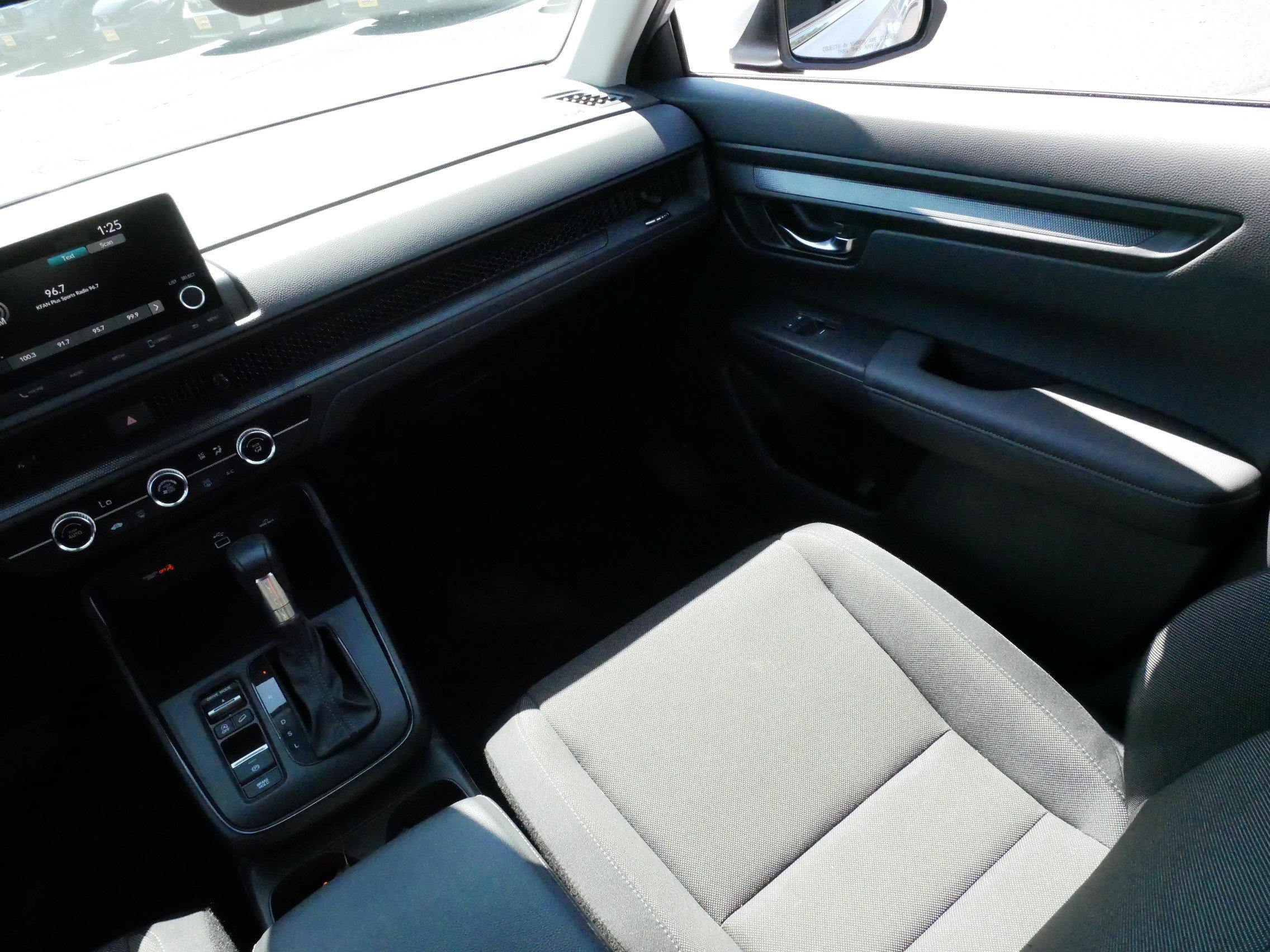 Used 2025 Honda CR-V LX image 11