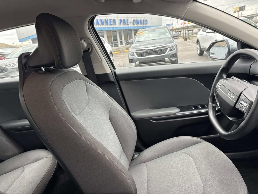 Used 2025 Kia K4 FWD image 10