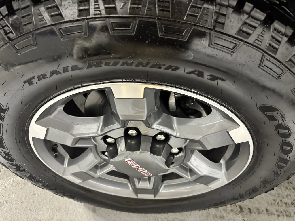 New 2025 GMC Sierra 2500 SLT w/ SLT Premium Package image 8