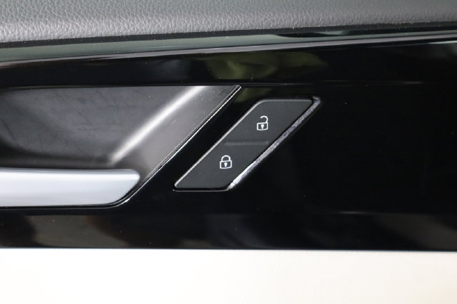 Used 2025 Volkswagen Taos S FWD image 21