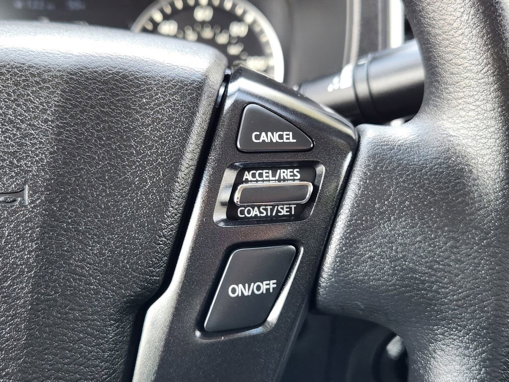Used 2024 Nissan Frontier SV image 23