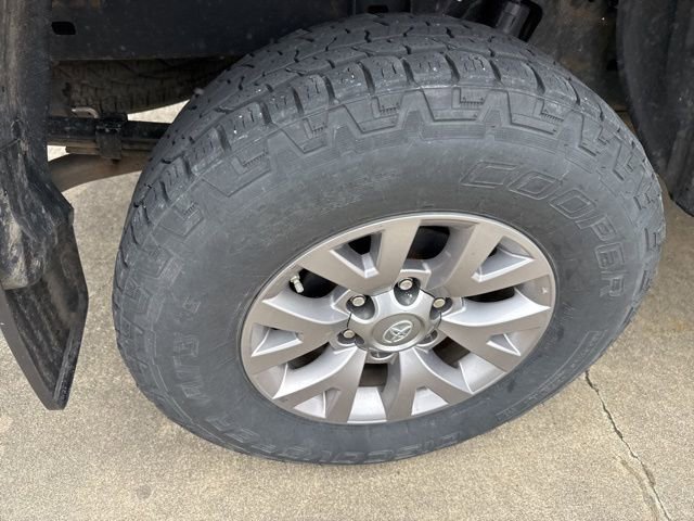 Used 2018 Toyota Tacoma SR5 image 9